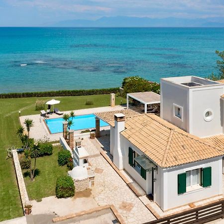 Beachfront Villa Victoras - With Private Beach Sidari  Luaran gambar