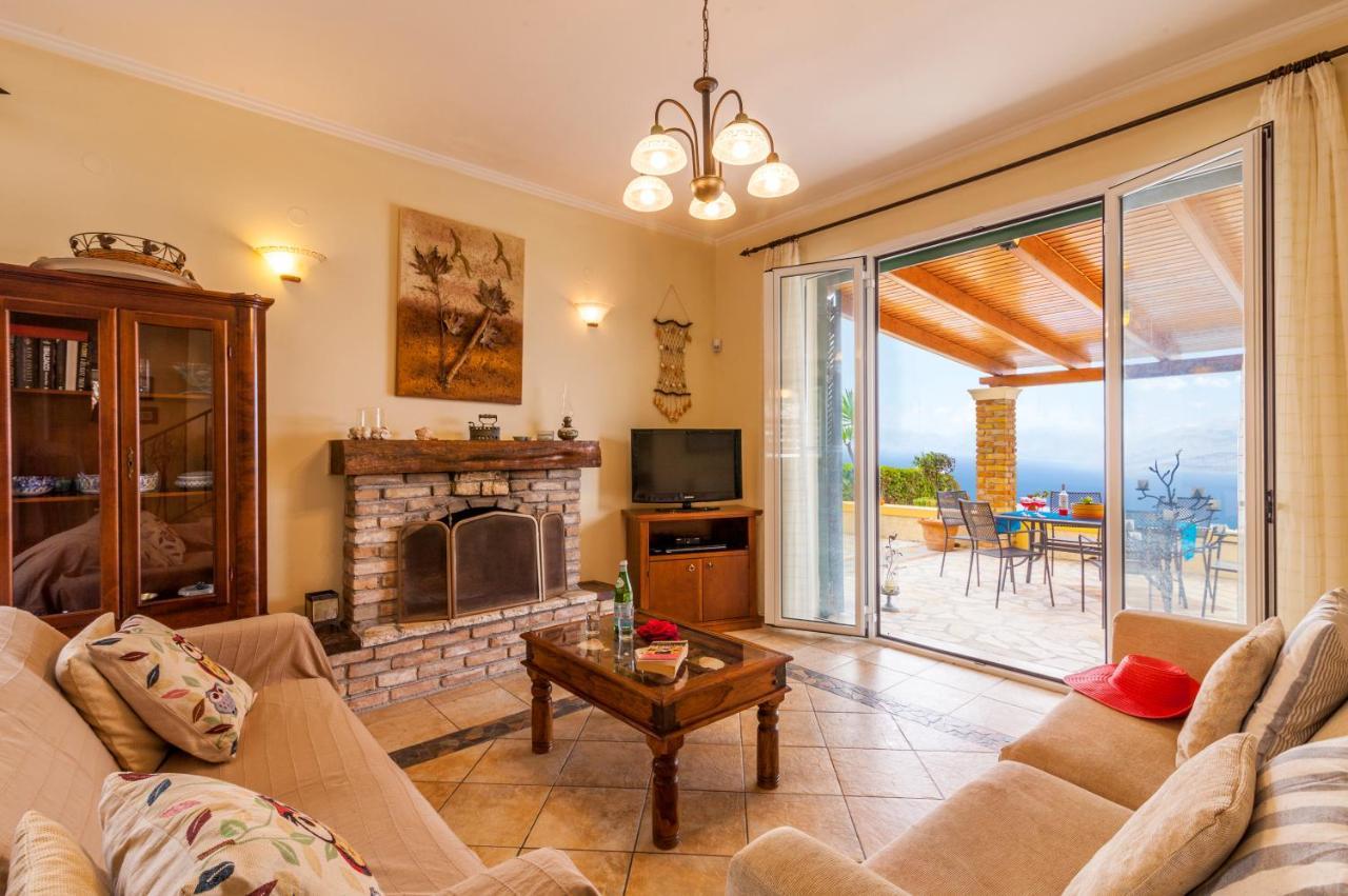 Beachfront Villa Victoras - With Private Beach Sidari  Luaran gambar