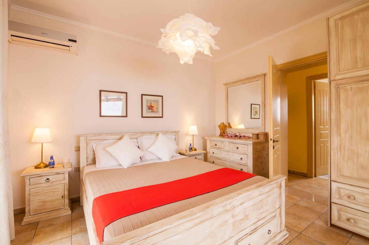 Beachfront Villa Victoras - With Private Beach Sidari  Luaran gambar