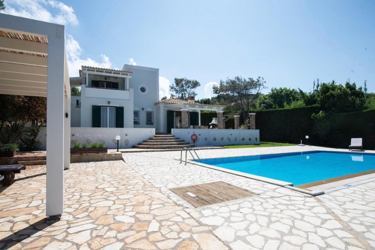 Beachfront Villa Victoras - With Private Beach Sidari  Luaran gambar