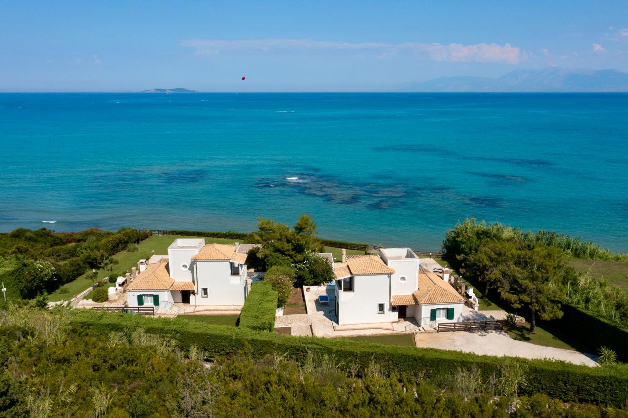 Beachfront Villa Victoras - With Private Beach Sidari  Luaran gambar