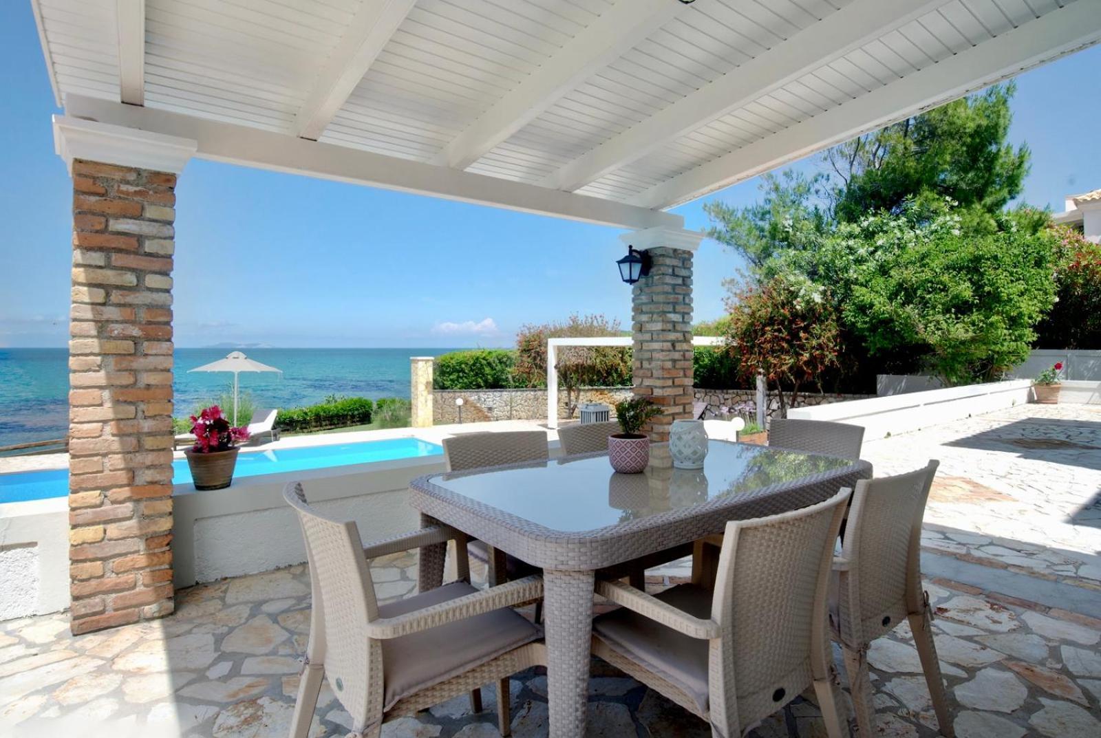 Beachfront Villa Victoras - With Private Beach Sidari  Luaran gambar