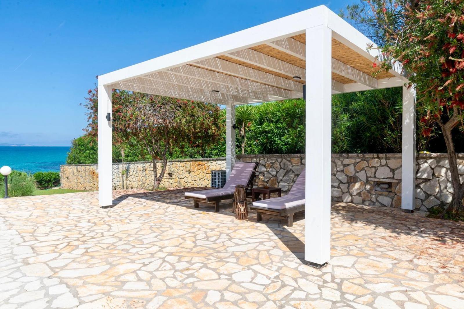 Beachfront Villa Victoras - With Private Beach Sidari  Luaran gambar